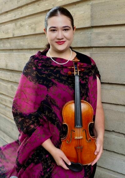 Headshot Violin Wnd Abigail Dickson