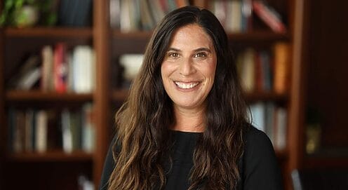 Julie Cederbaum headshot